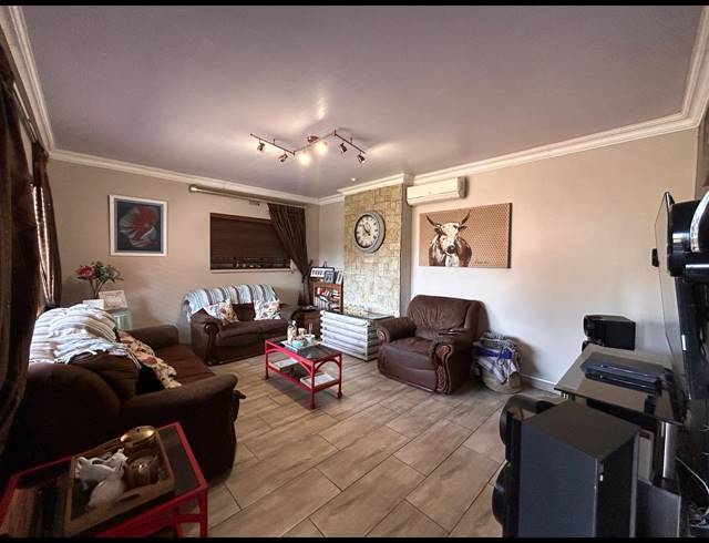3 BEDROOM HOUSE FOR SALE IN VANDERBIJLPARK CW 5